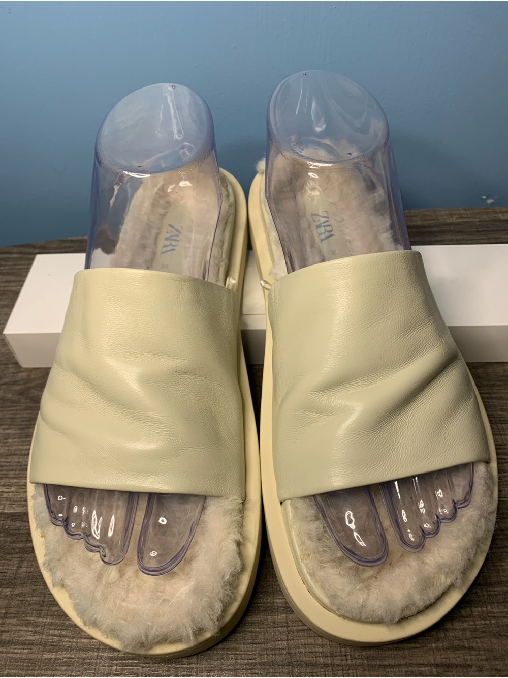Zara Cream Leather Slide Sandals with Faux-Fur Footbed